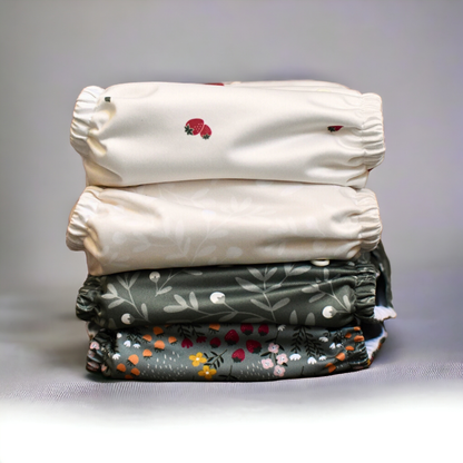 The Swedish Forest | Pocket Diaper | Slim 3-15kg: Humleblomster grön / No inserts - - MamaMilla